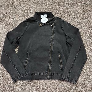 NWT women’s boutique denim jacket